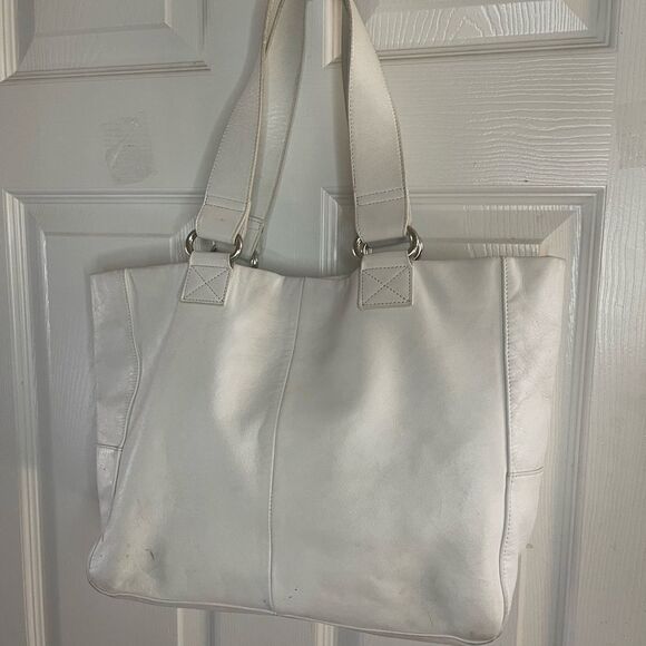 Gap leather white large shoulder bag silver tone hardwares magnetic top closure - Picture 3 of 11